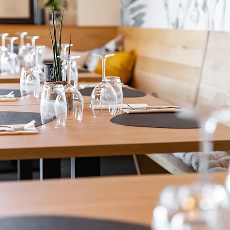 La Difference Hotel *