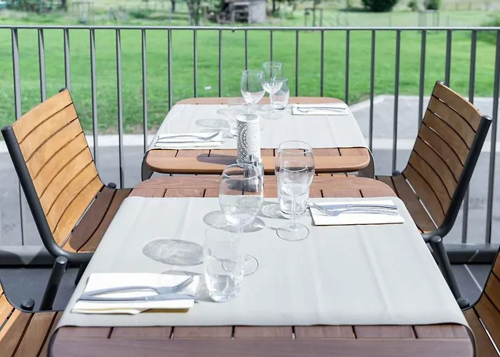 La Difference Hotel *